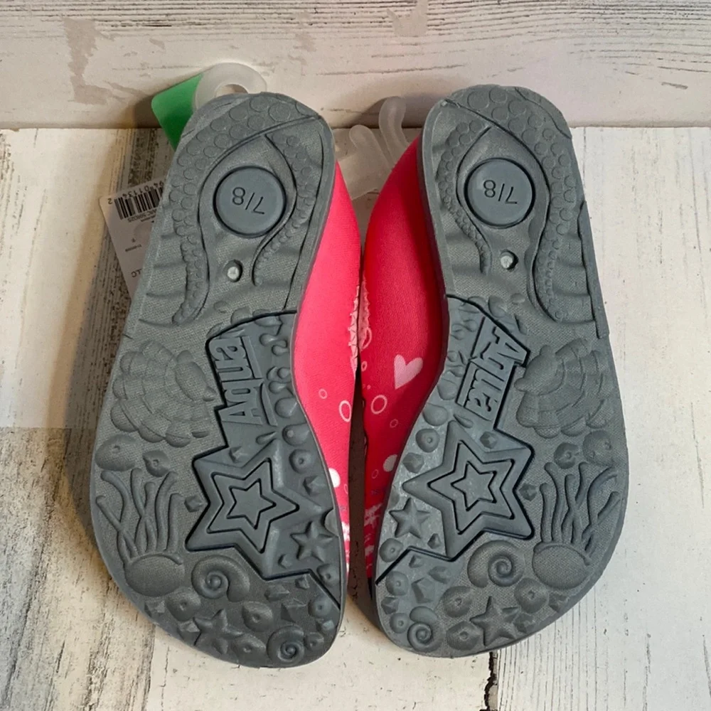 Baby Water Shoes Size M (7/8) NEW